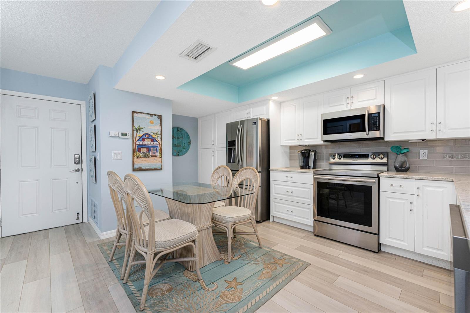 Image 4 of 64 For 5031 Beach Road 222