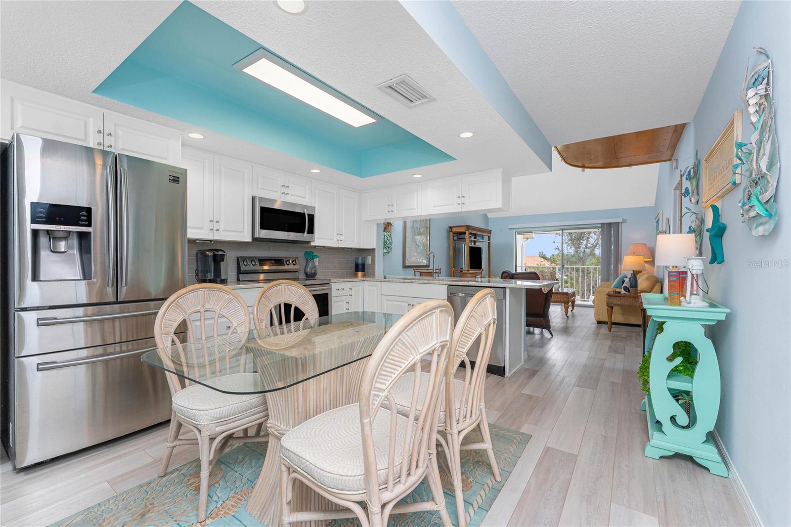 Image 6 of 64 For 5031 Beach Road 222