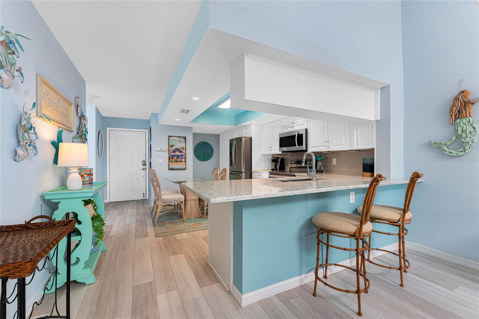 Image 9 of 64 For 5031 Beach Road 222