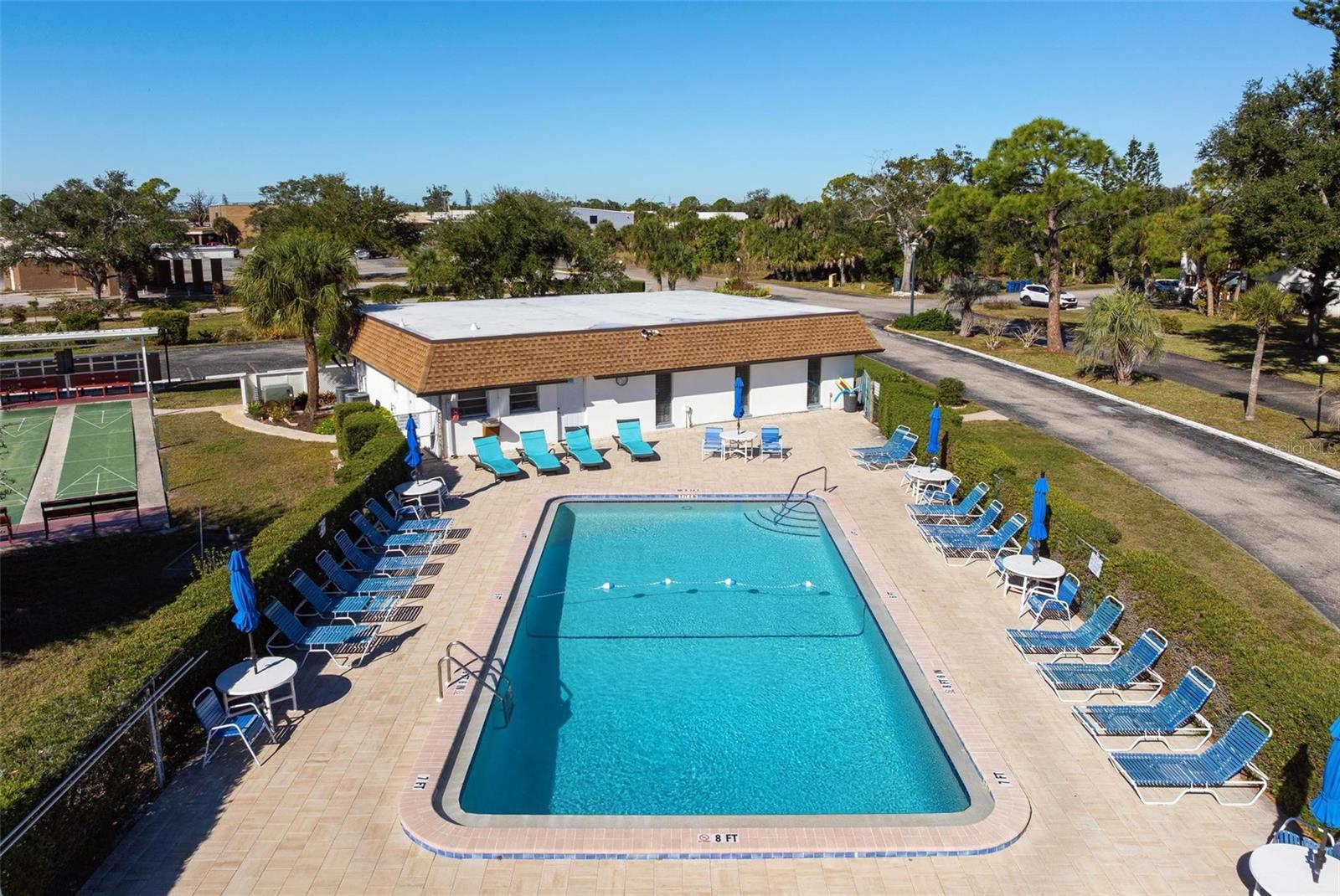 Image 30 of 31 For 25 Quails Run Boulevard 6