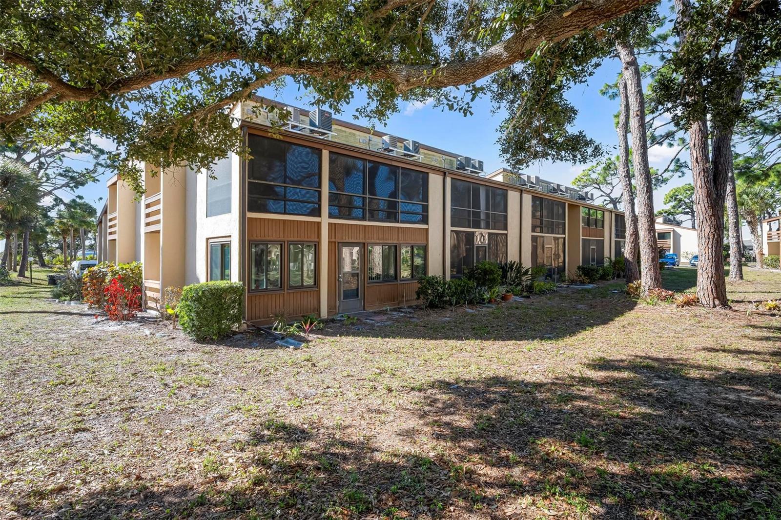 Image 4 of 31 For 25 Quails Run Boulevard 6