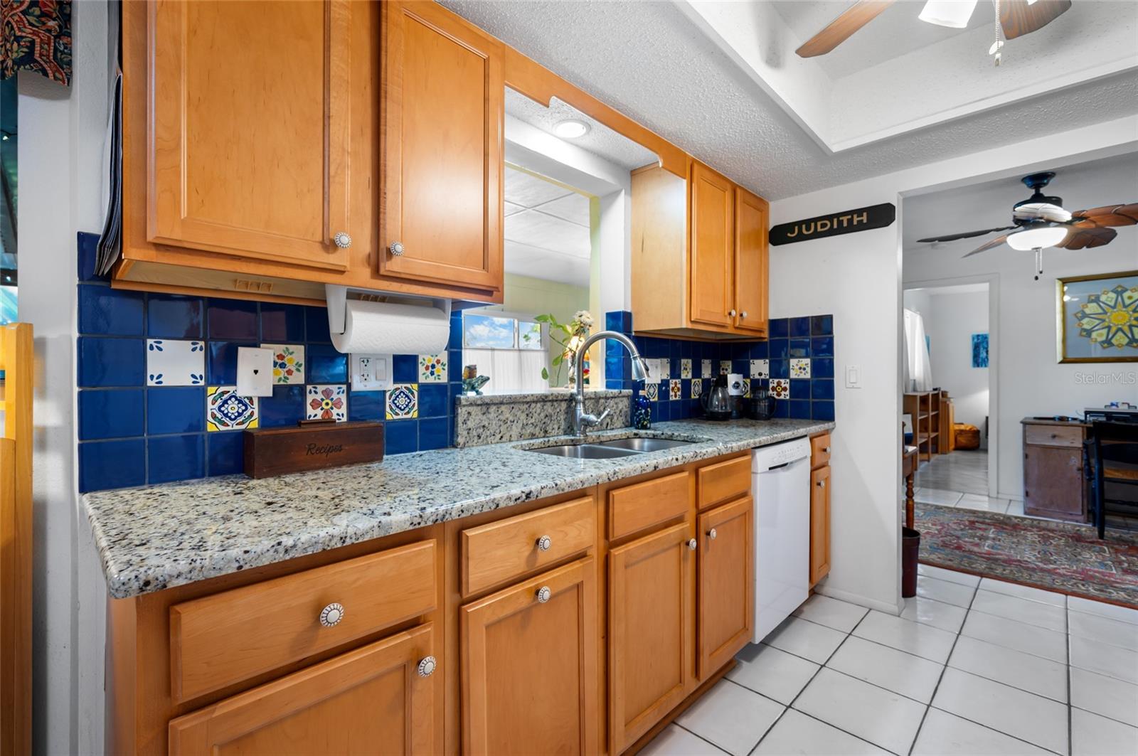 Image 19 of 52 For 1698 Thomas Street