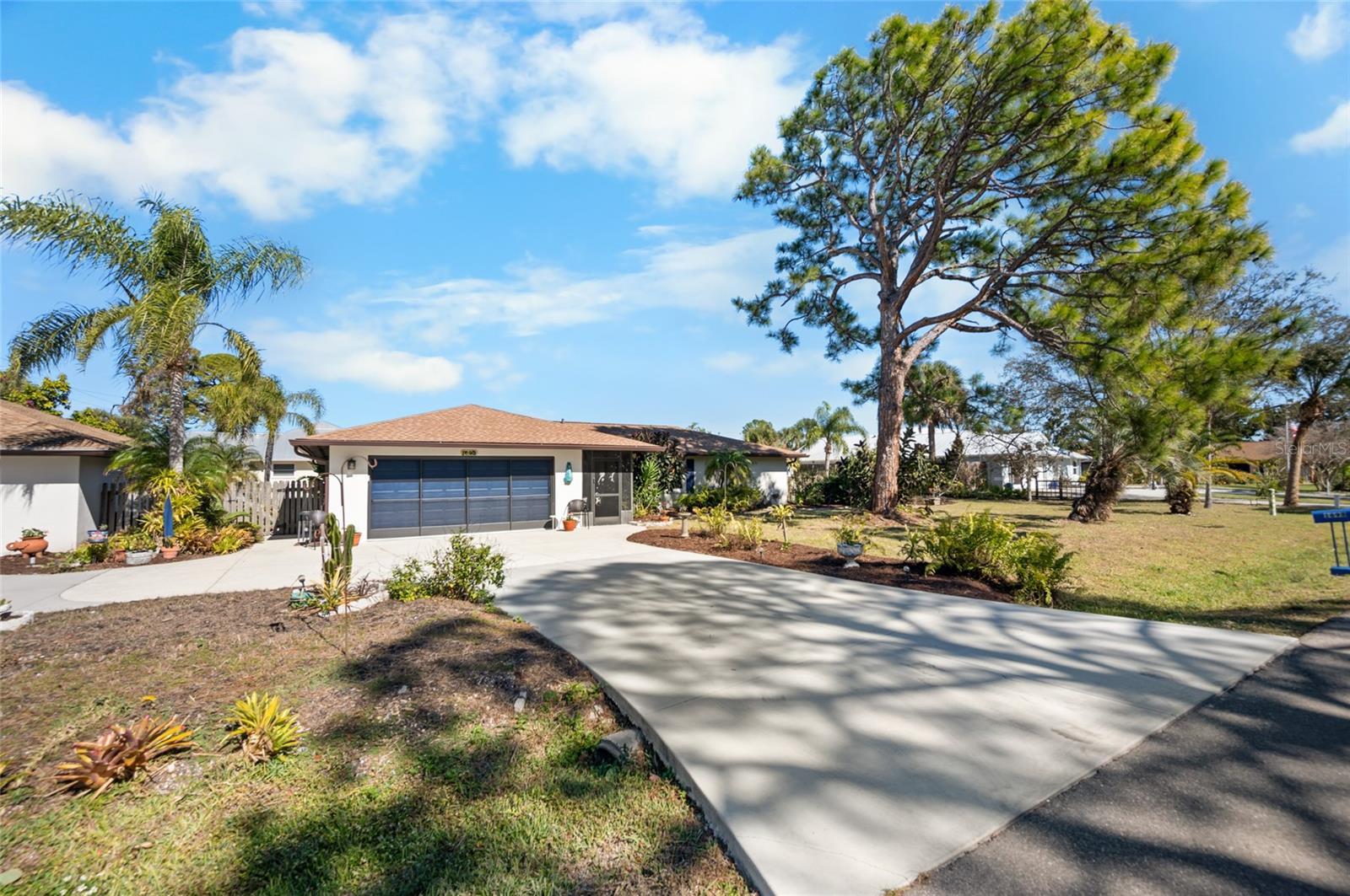 Image 2 of 52 For 1698 Thomas Street