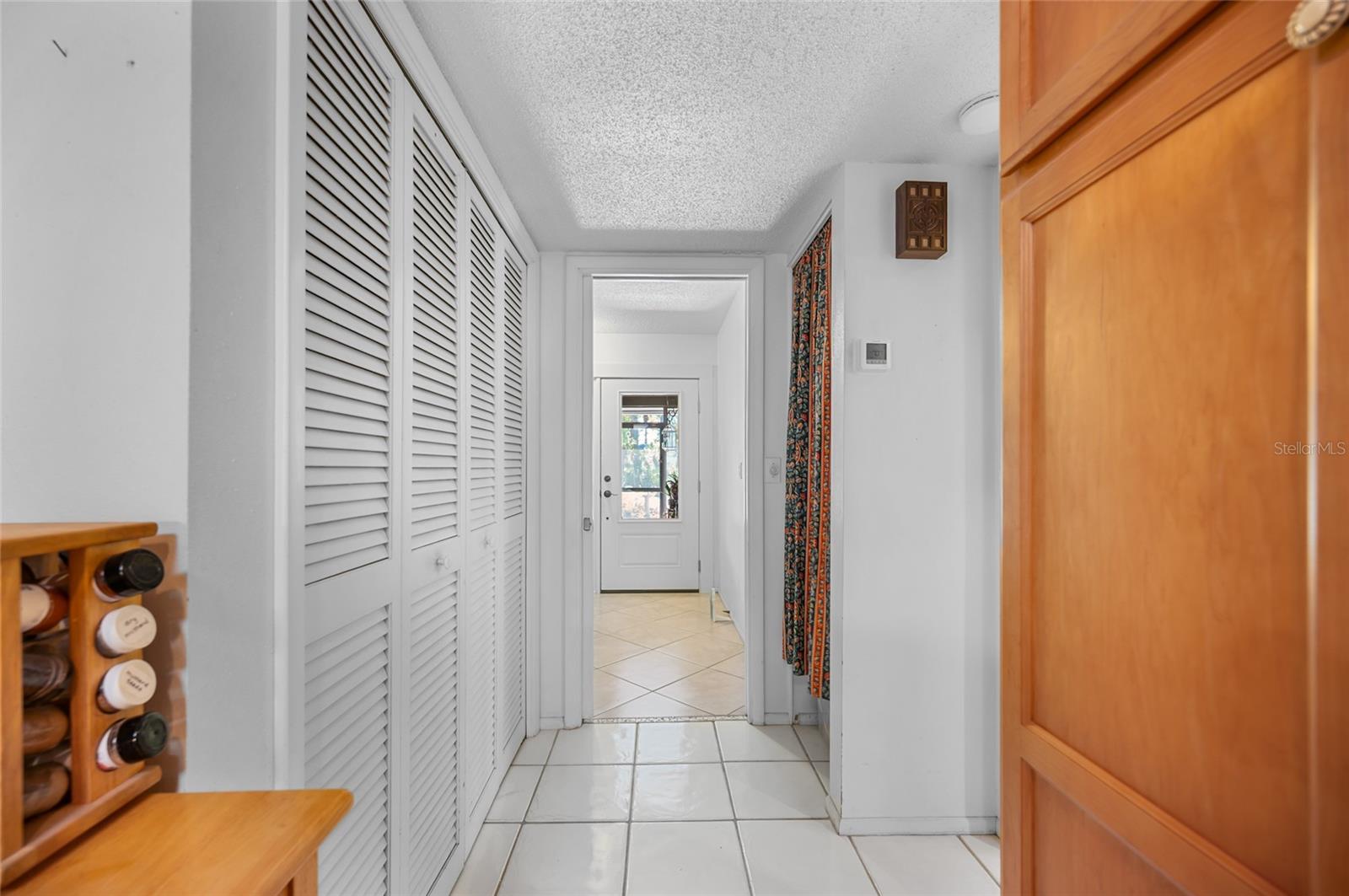 Image 23 of 52 For 1698 Thomas Street