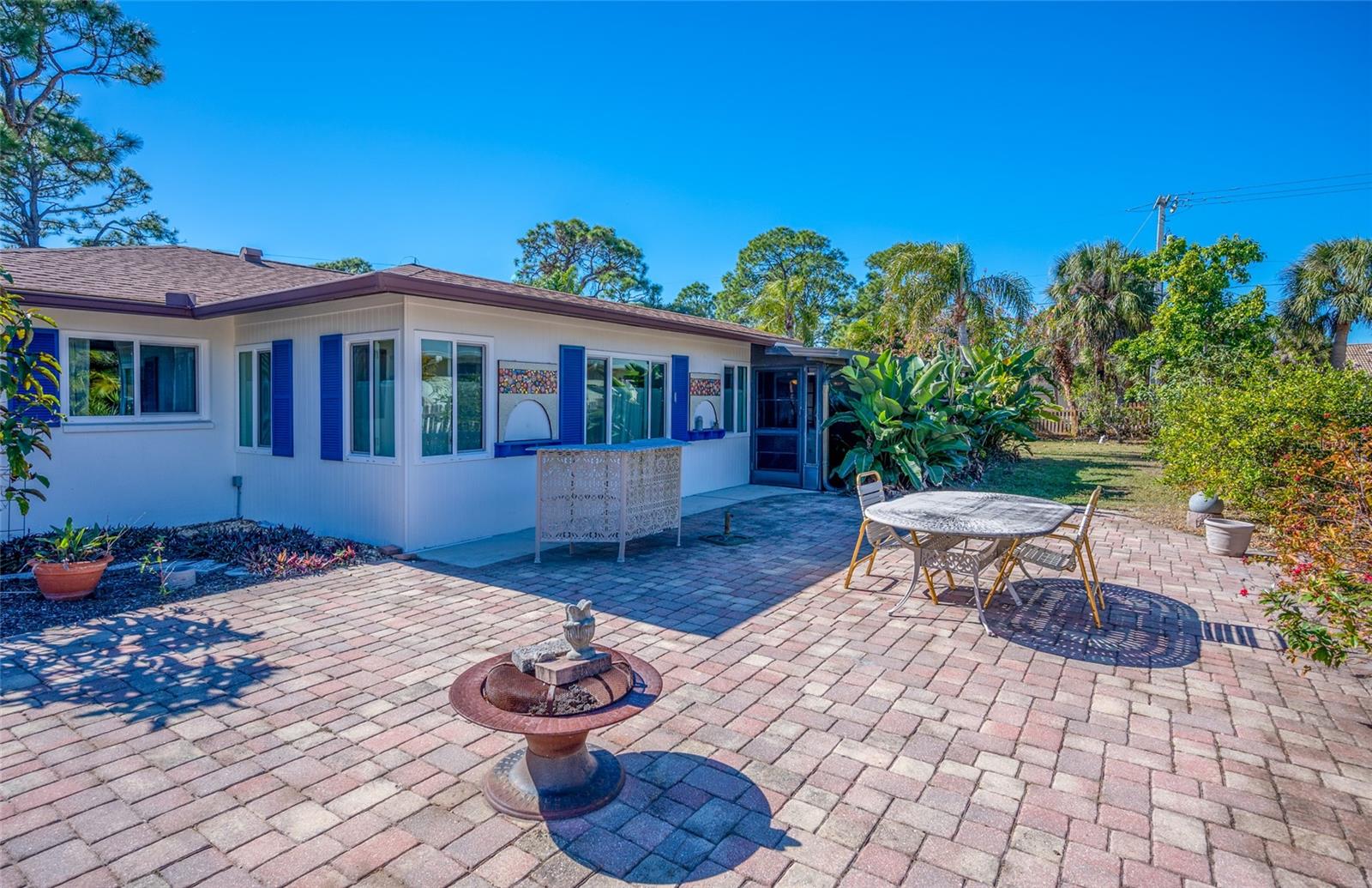 Image 31 of 52 For 1698 Thomas Street