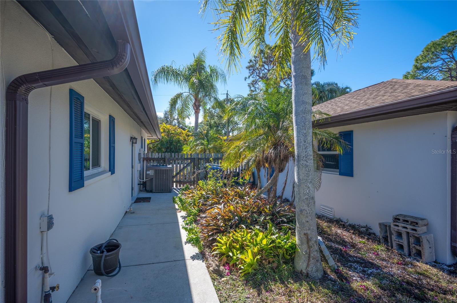 Image 35 of 52 For 1698 Thomas Street