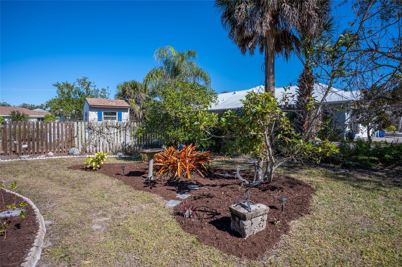 Image 37 of 52 For 1698 Thomas Street