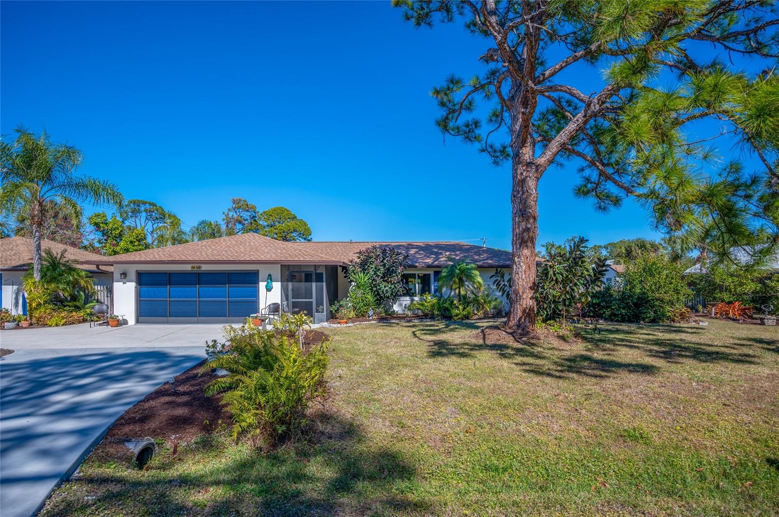 Image 39 of 52 For 1698 Thomas Street