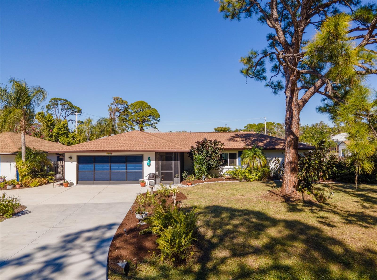 Image 41 of 52 For 1698 Thomas Street