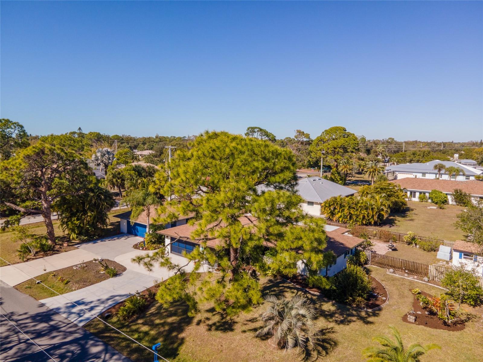 Image 44 of 52 For 1698 Thomas Street