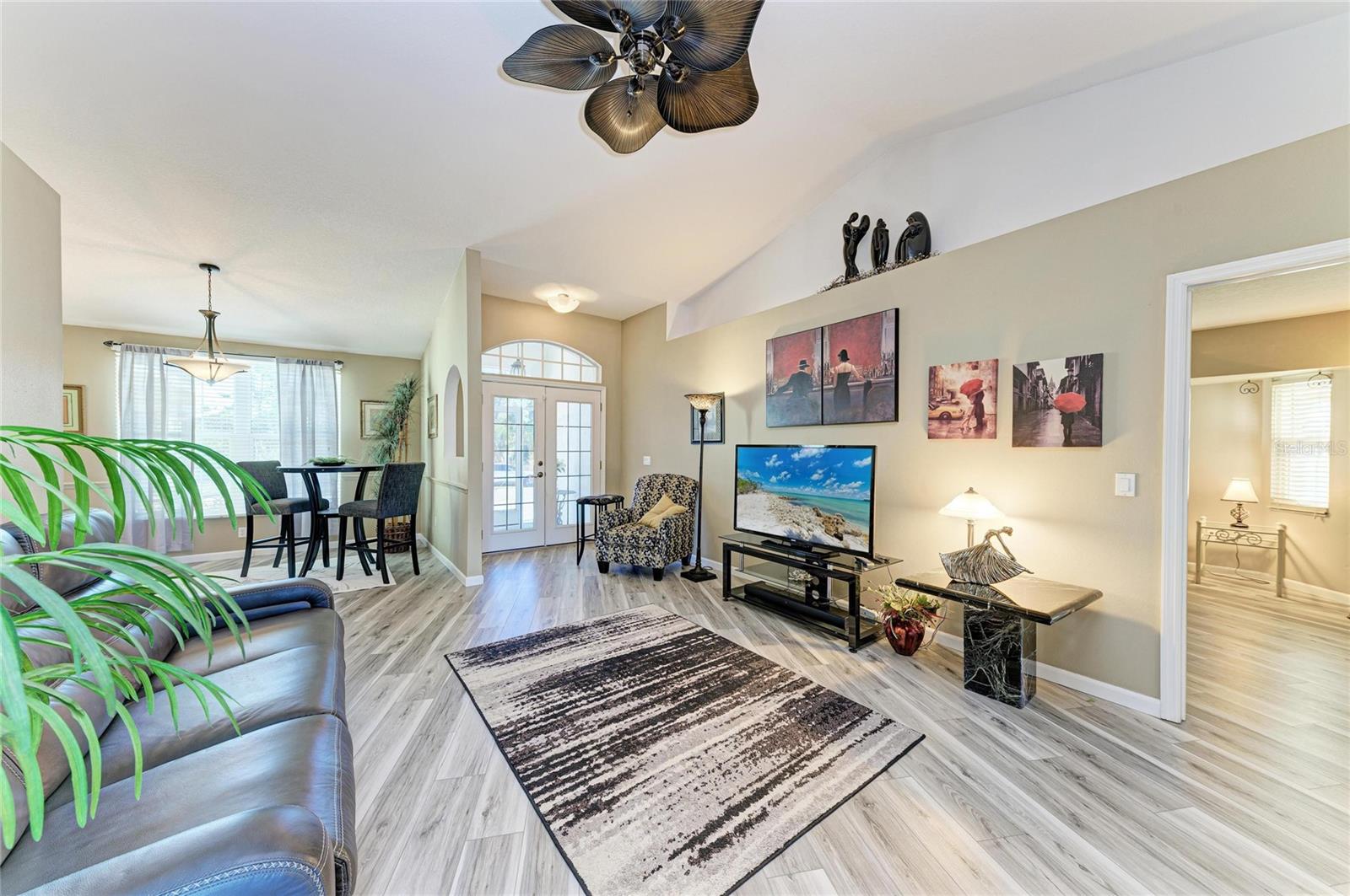 Image 10 of 61 For 14968 Lyneburg Avenue