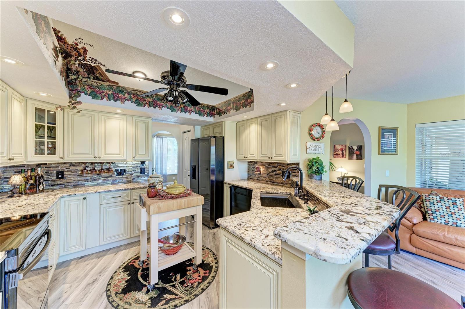 Image 15 of 61 For 14968 Lyneburg Avenue