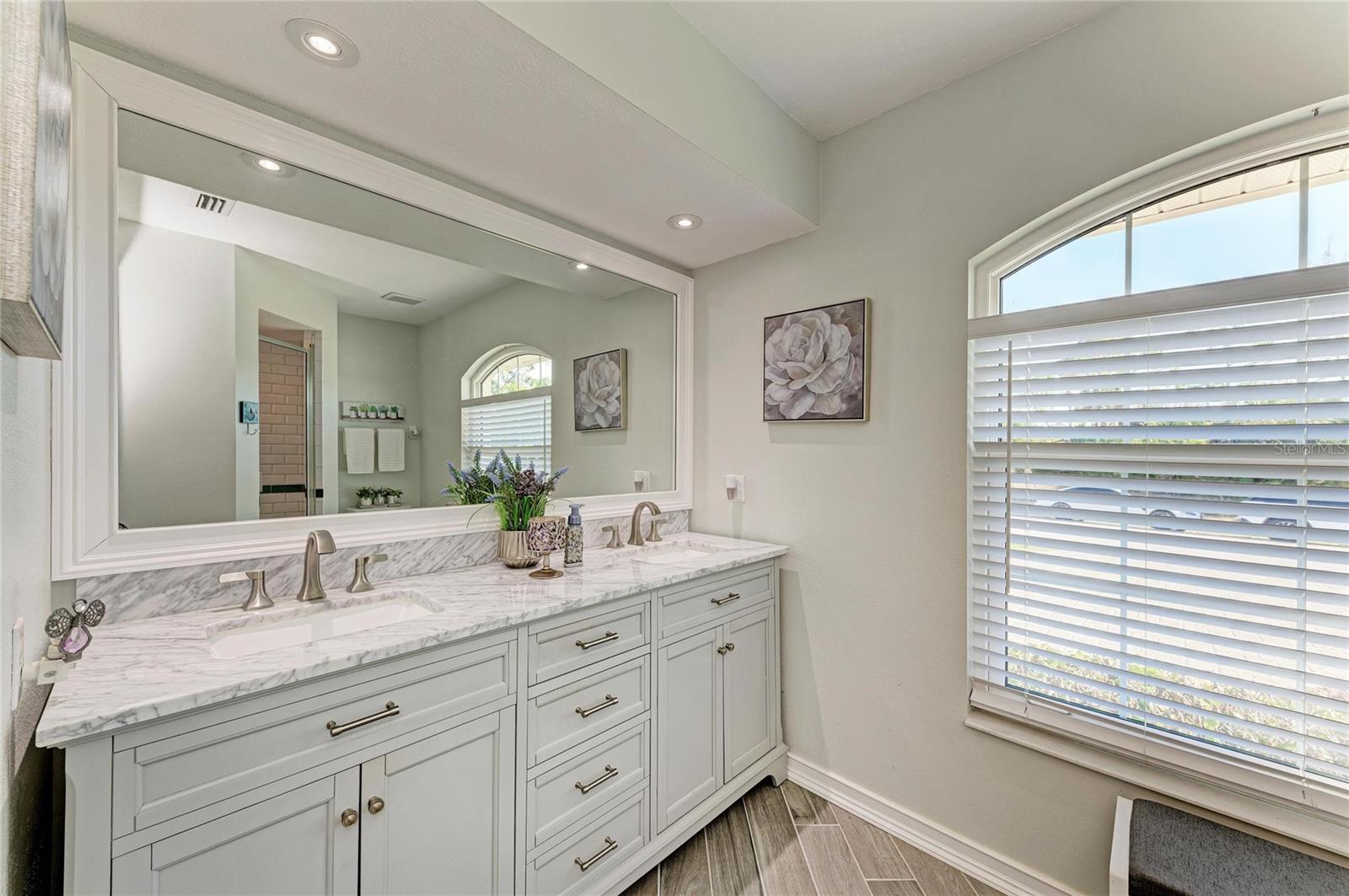 Image 31 of 61 For 14968 Lyneburg Avenue