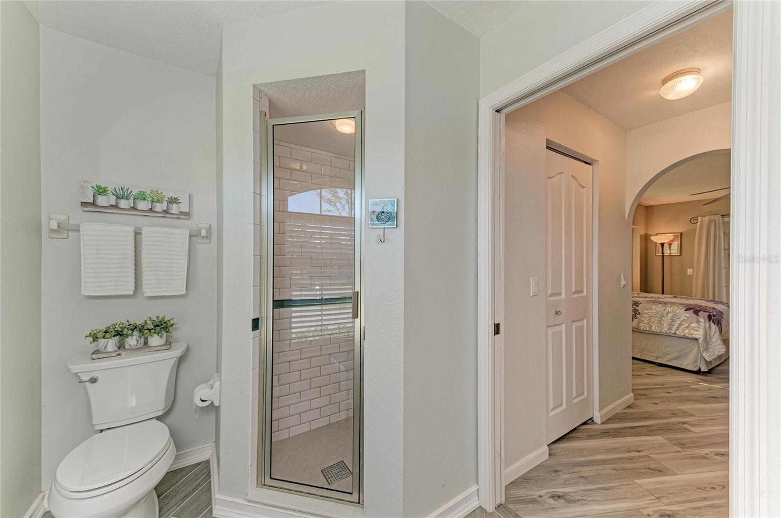 Image 32 of 61 For 14968 Lyneburg Avenue