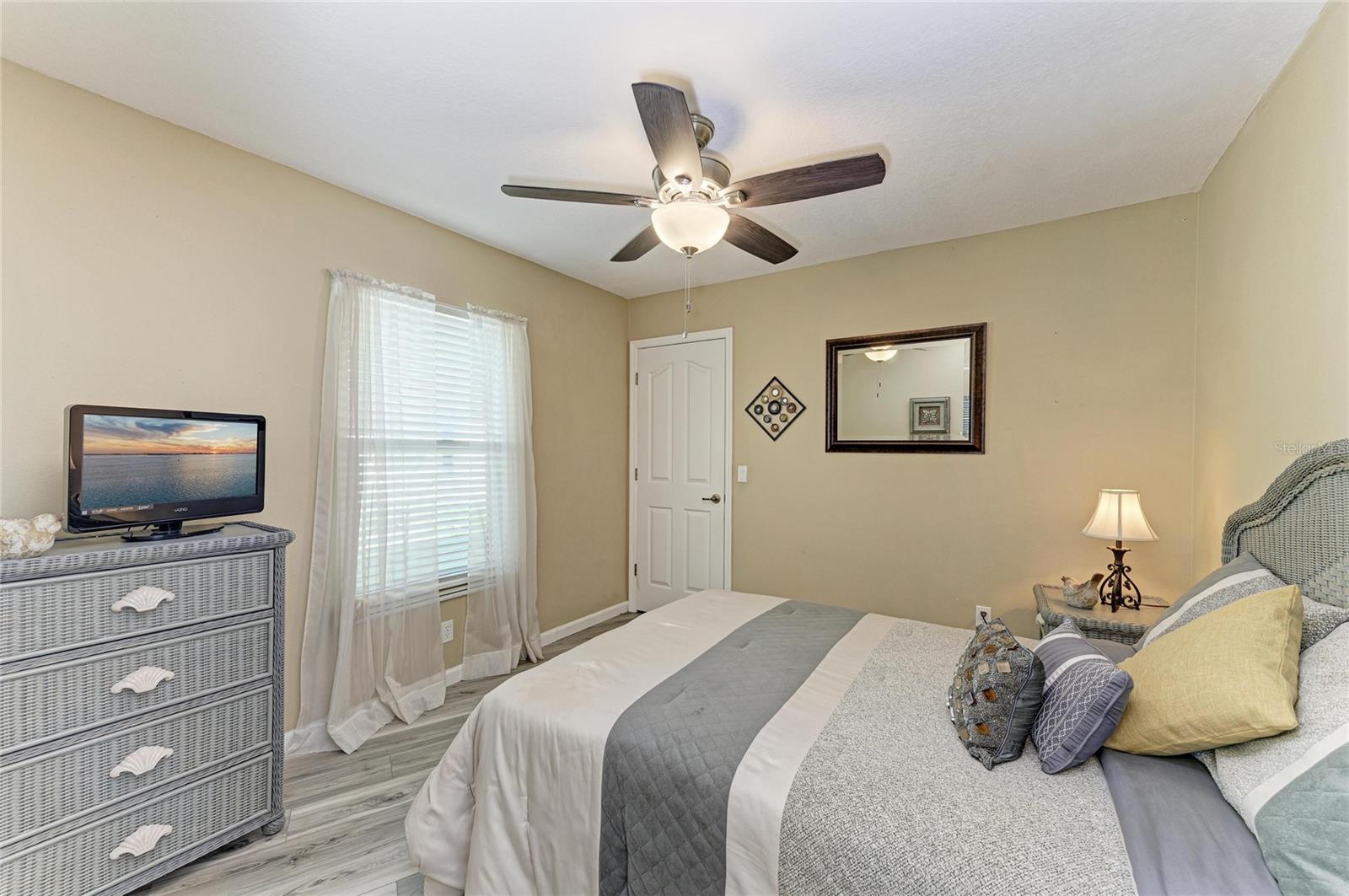 Image 34 of 61 For 14968 Lyneburg Avenue