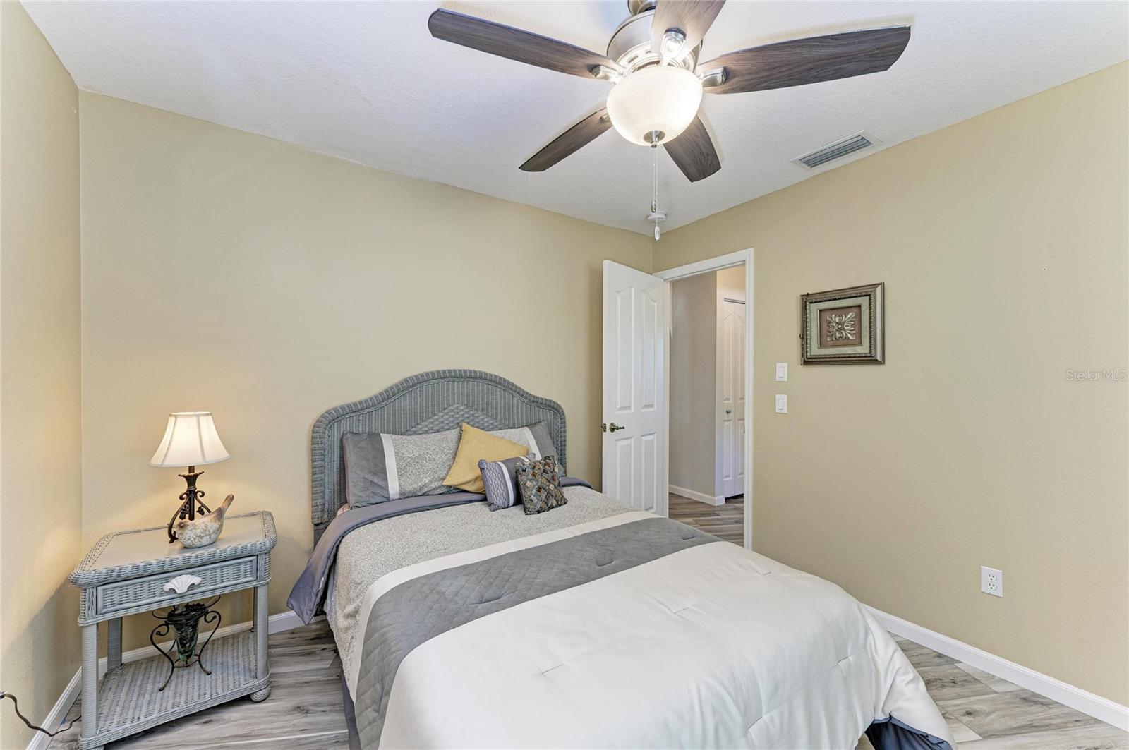 Image 35 of 61 For 14968 Lyneburg Avenue