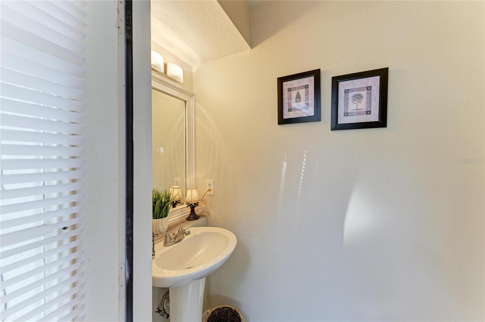 Image 46 of 61 For 14968 Lyneburg Avenue