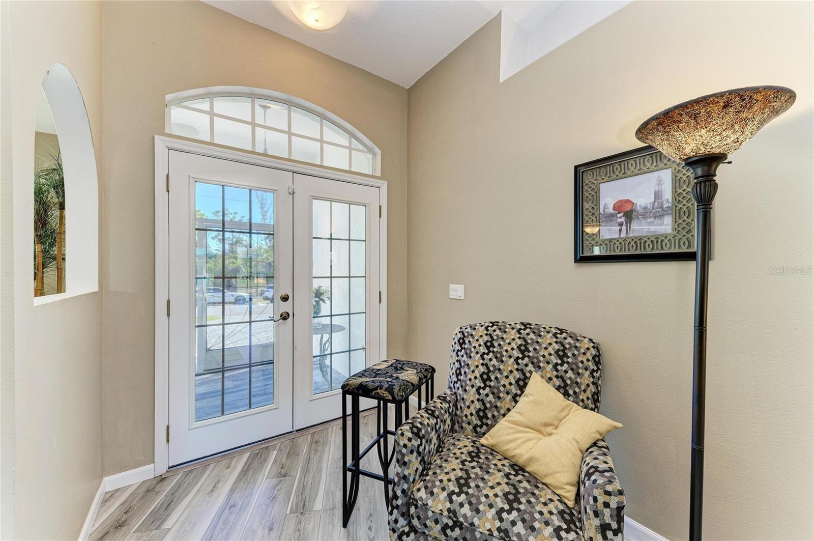 Image 8 of 61 For 14968 Lyneburg Avenue