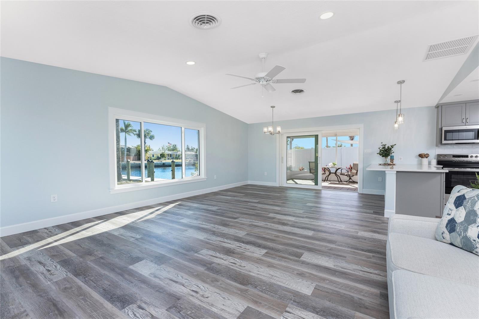 Image 11 of 61 For 1082 Haste Lane