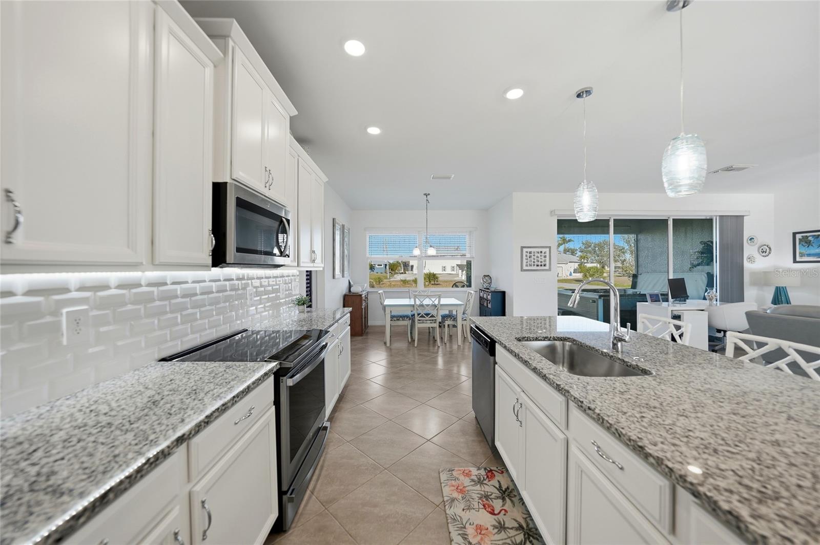 Image 11 of 62 For 9401 President Circle