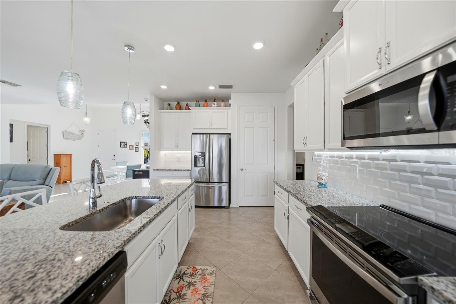 Image 12 of 62 For 9401 President Circle