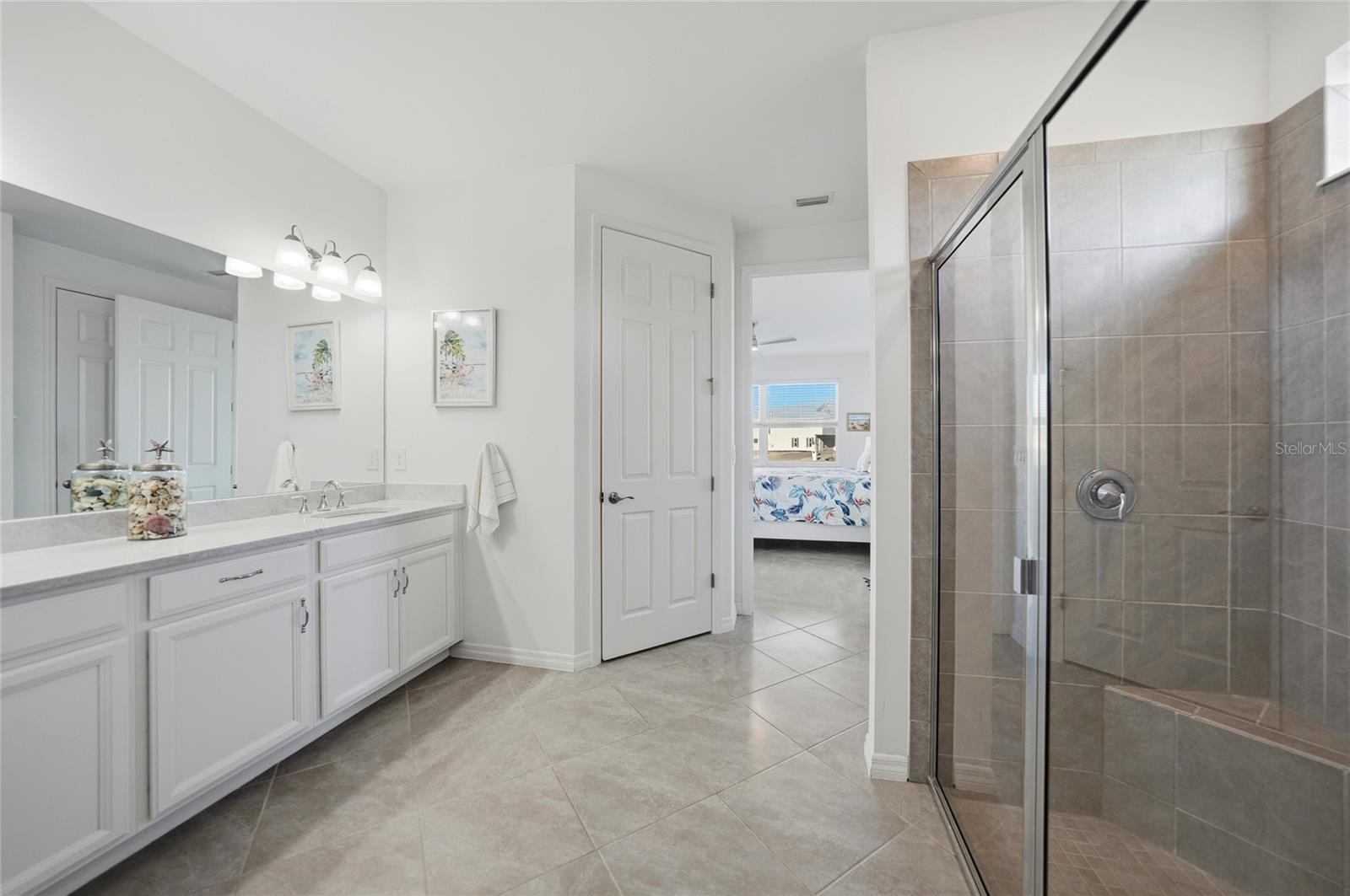 Image 21 of 62 For 9401 President Circle