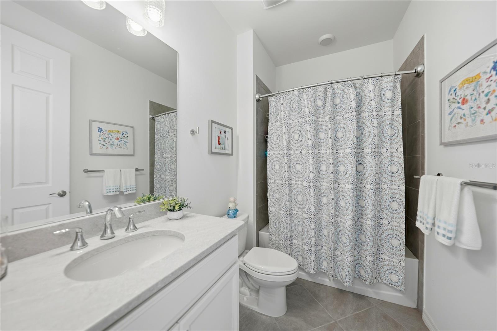 Image 27 of 62 For 9401 President Circle