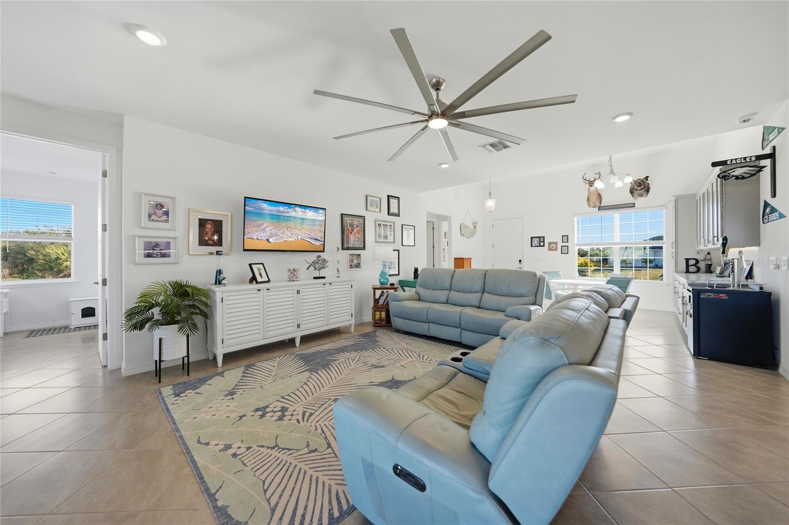 Image 5 of 62 For 9401 President Circle