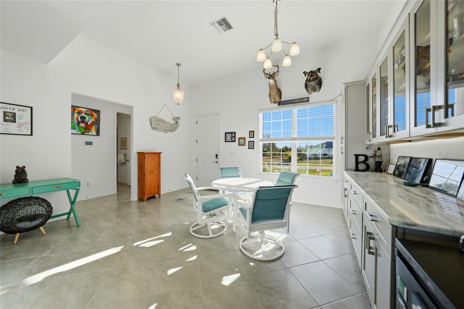 Image 7 of 62 For 9401 President Circle