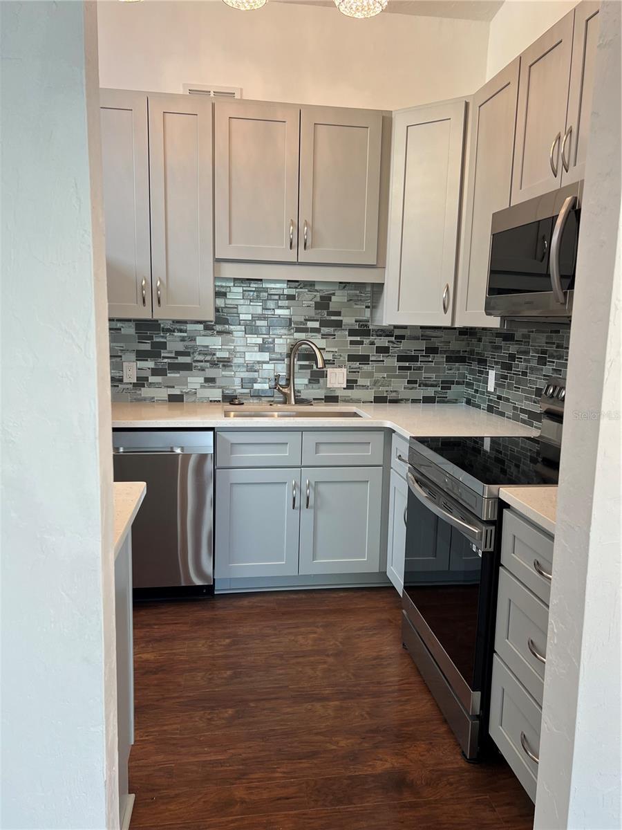 Image 10 of 20 For 686 White Pine Tree Road 64