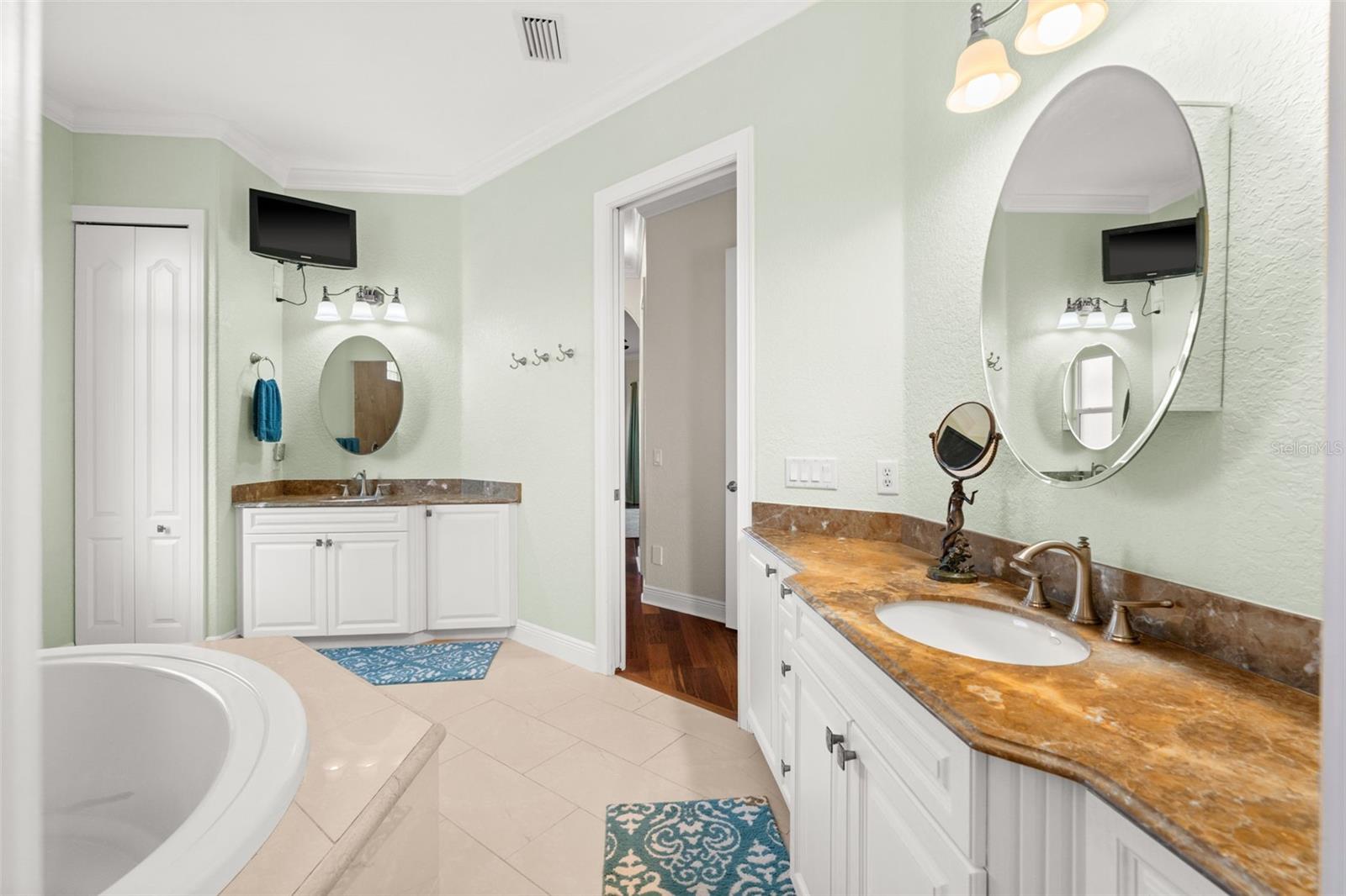 Image 25 of 44 For 15052 Aquarius Circle