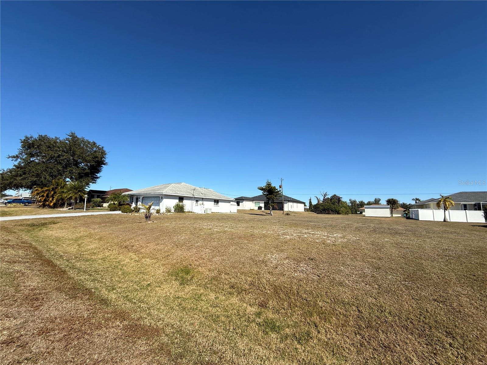 Image 2 of 13 For 7218 Peacock Lane