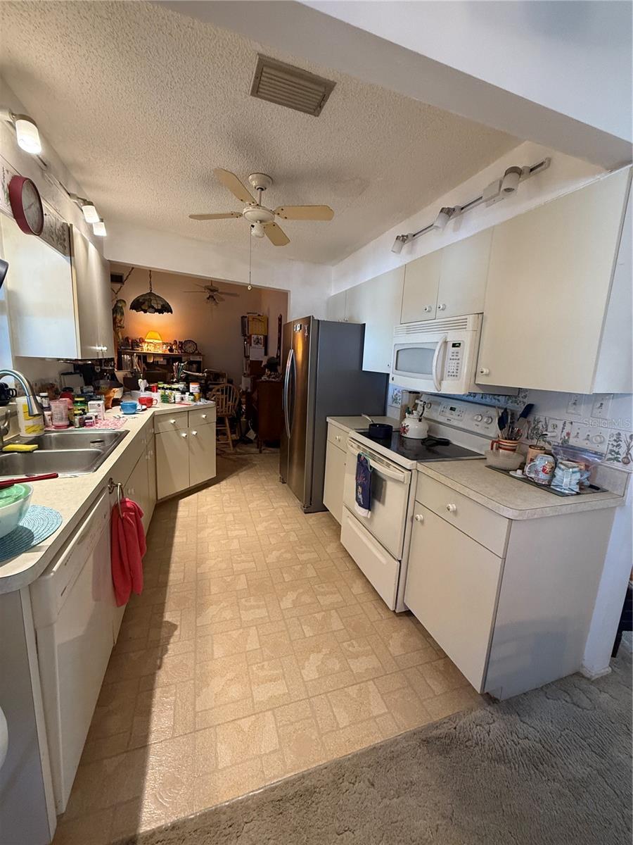 Image 8 of 13 For 7218 Peacock Lane