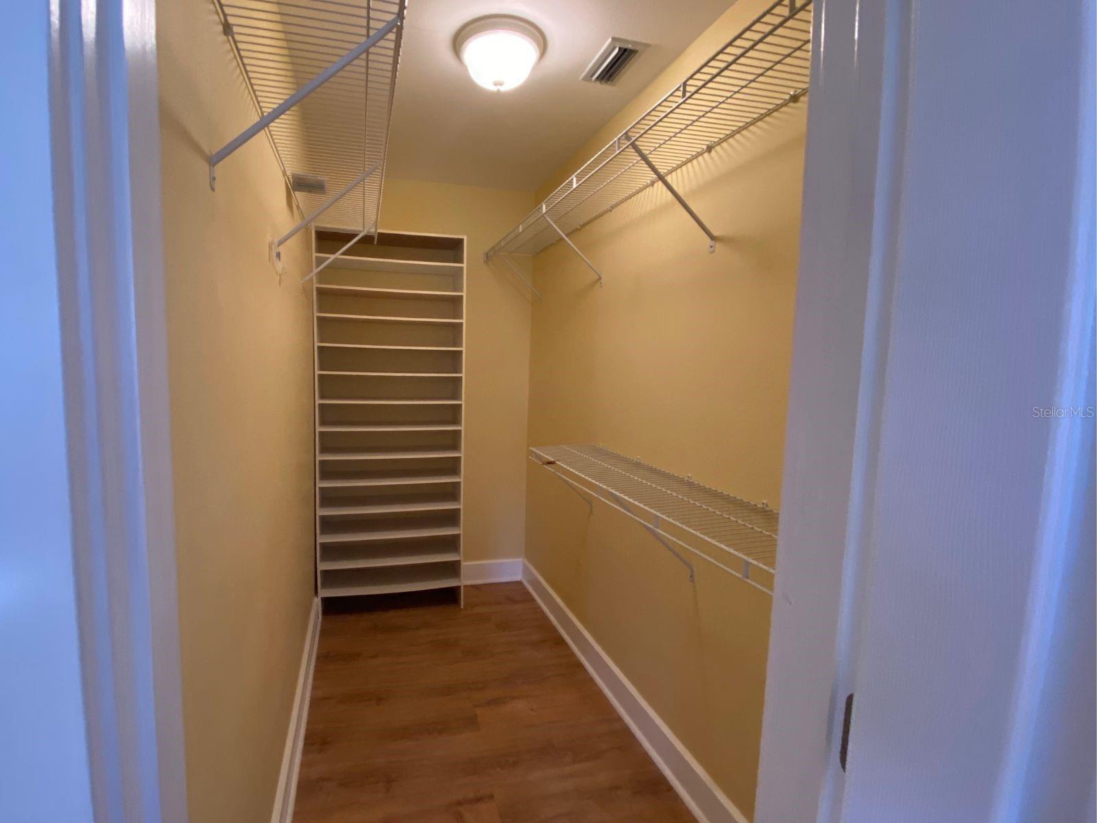 Image 12 of 22 For 10123 Bay Avenue