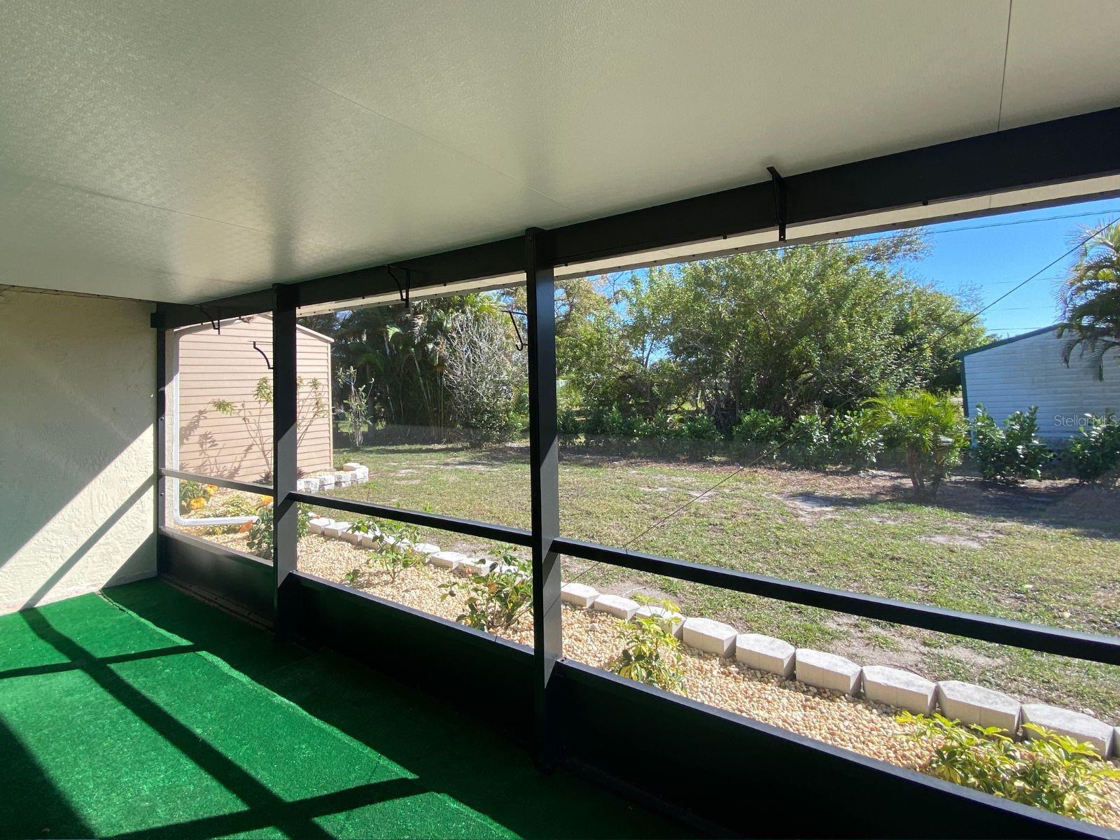 Image 9 of 22 For 10123 Bay Avenue