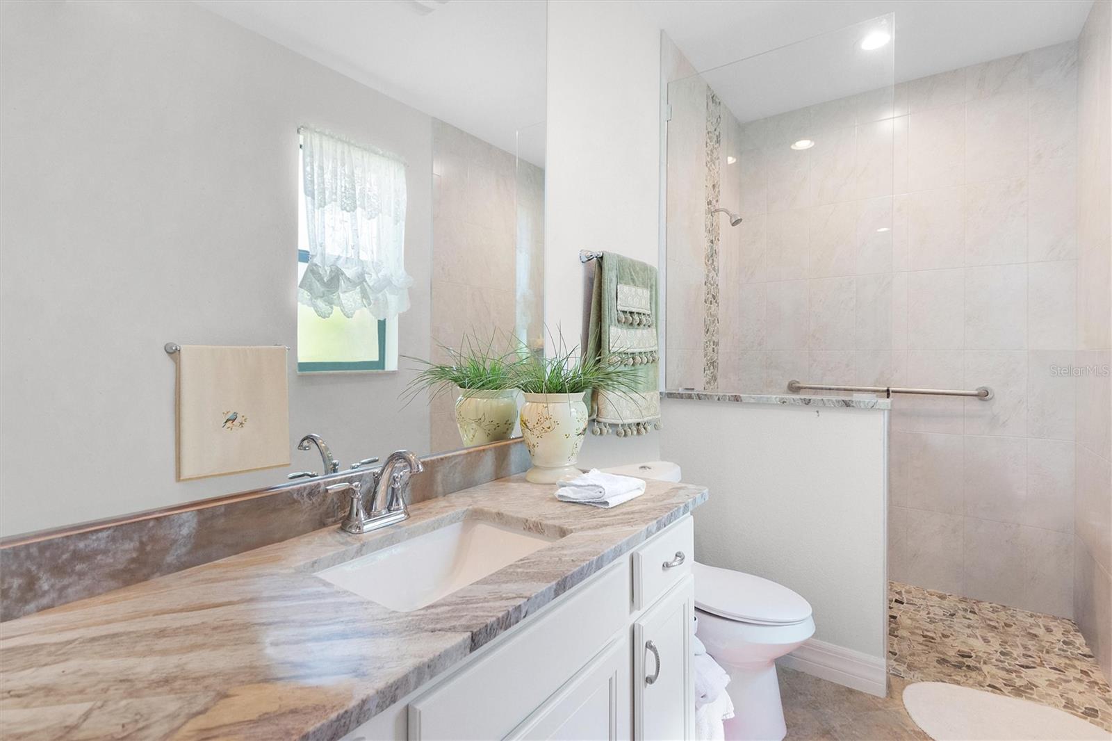 Image 14 of 39 For 15668 Autry Circle