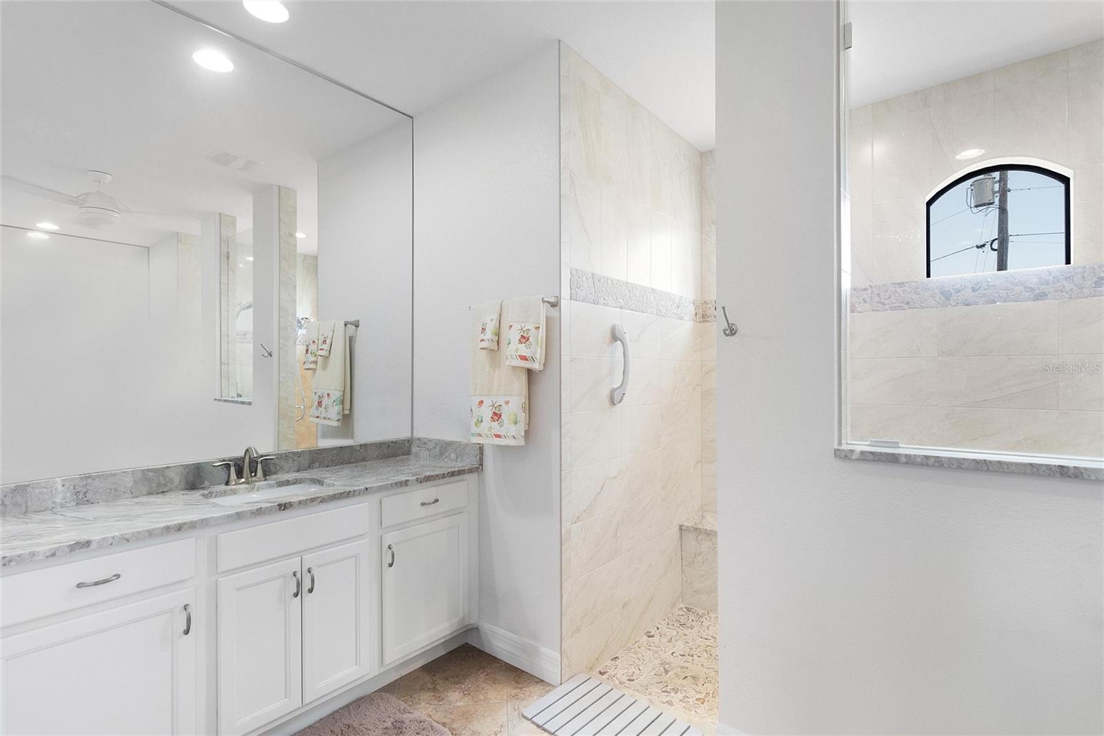 Image 6 of 39 For 15668 Autry Circle