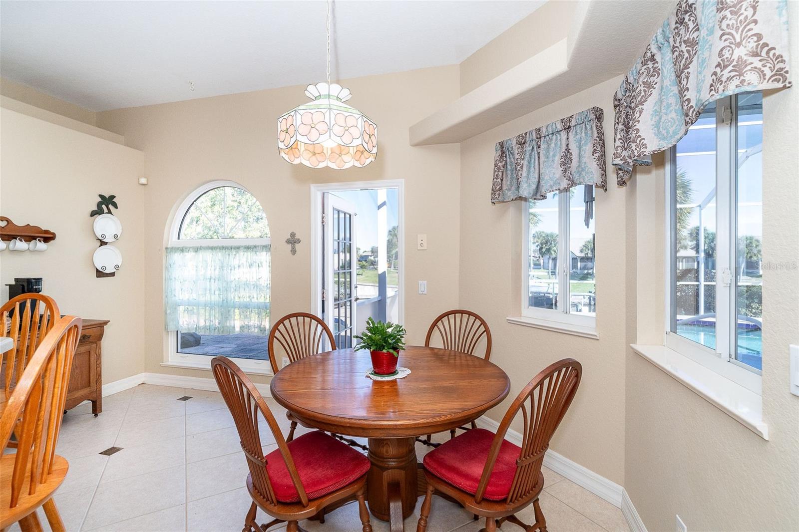 Image 14 of 44 For 373 Ardenwood Drive