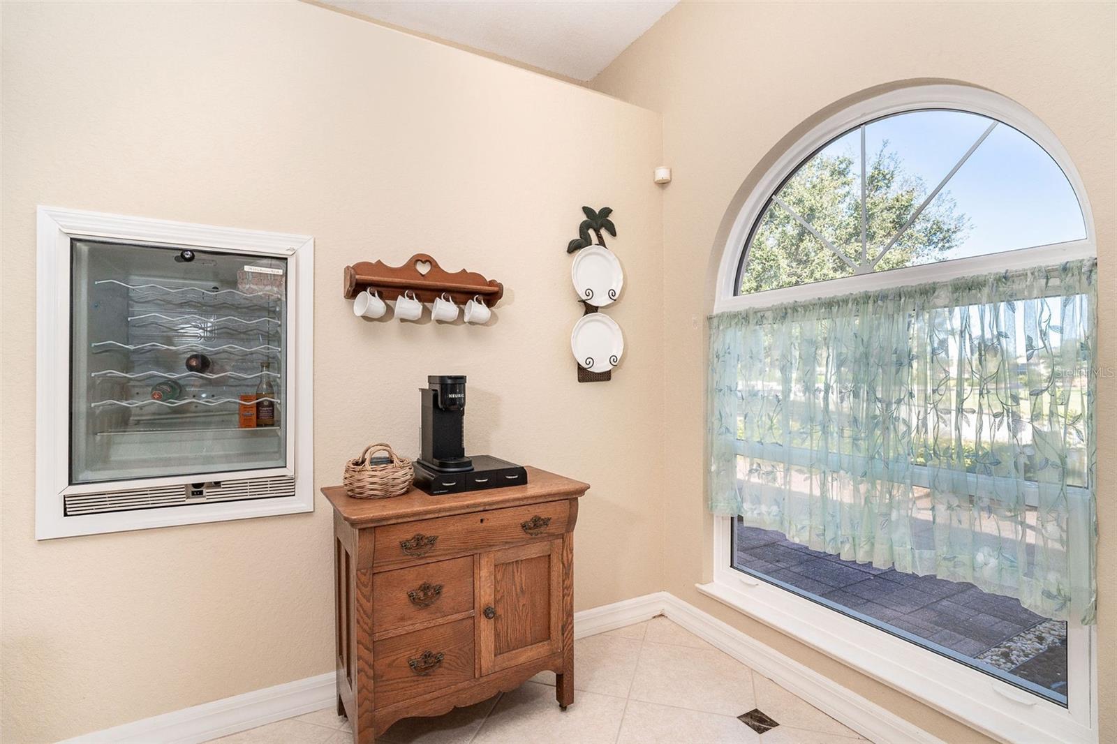 Image 15 of 44 For 373 Ardenwood Drive