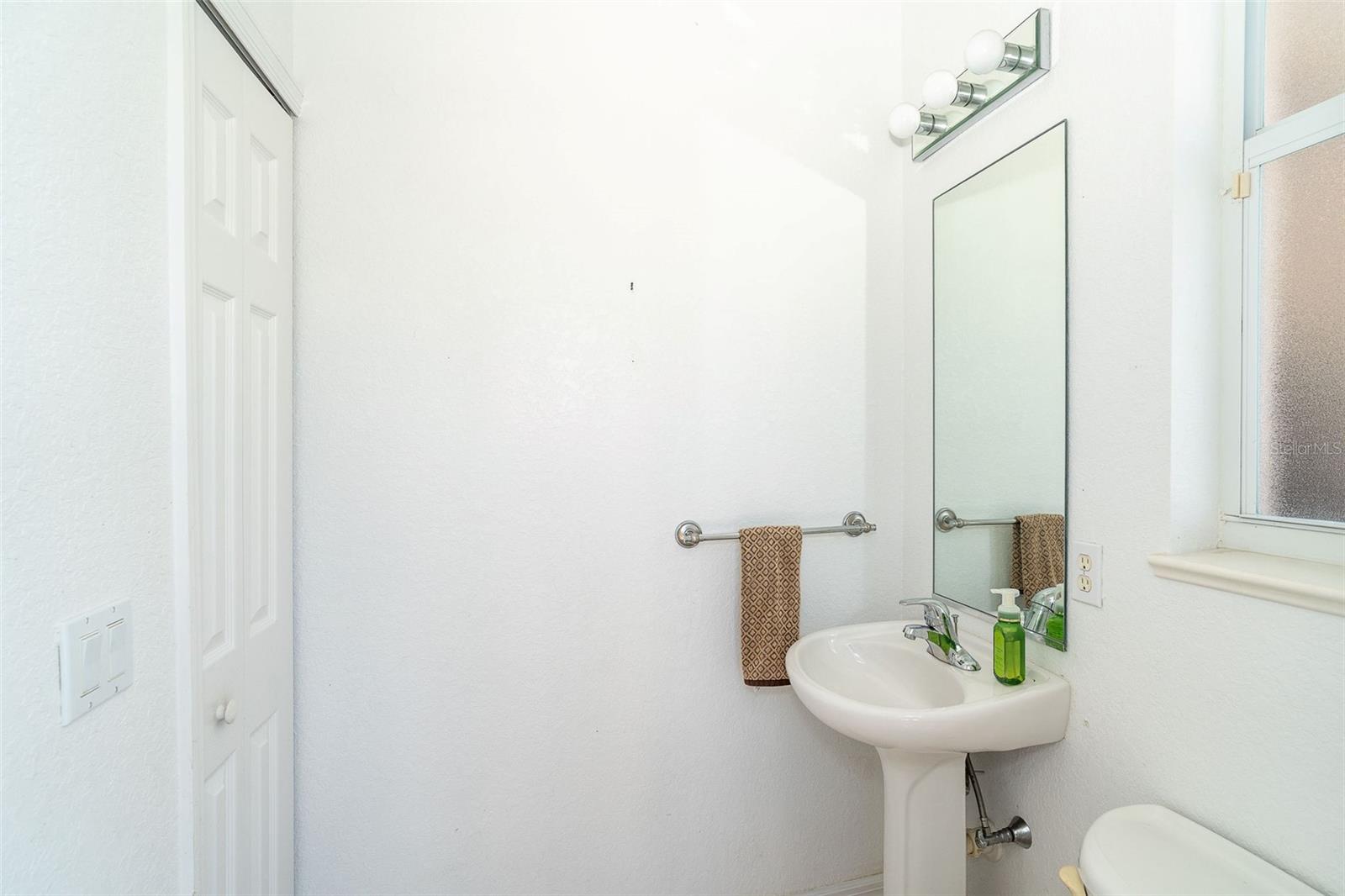 Image 27 of 44 For 373 Ardenwood Drive