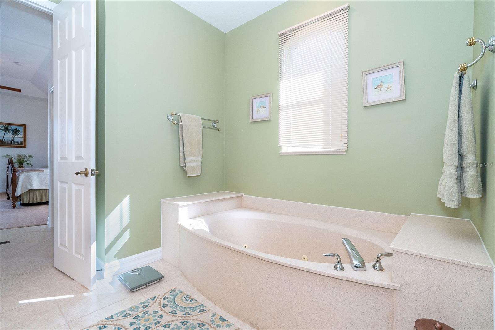 Image 38 of 44 For 373 Ardenwood Drive