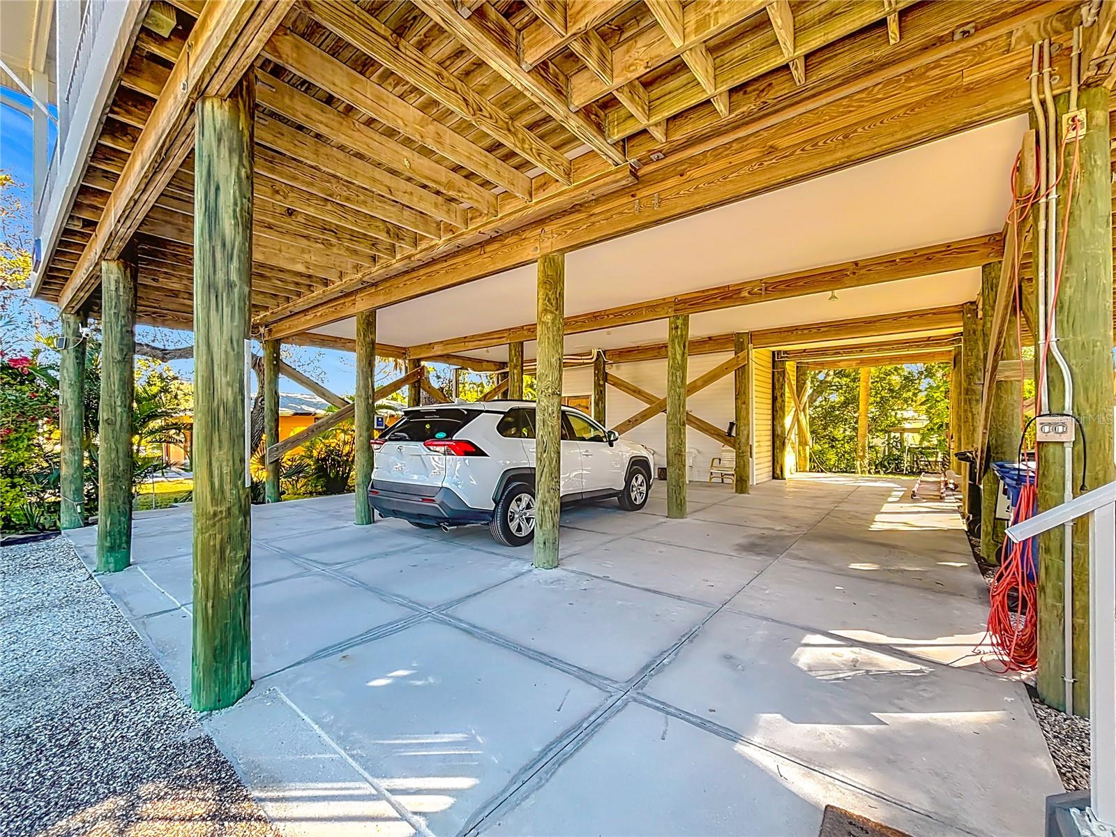 Image 10 of 46 For 211 Winson Avenue