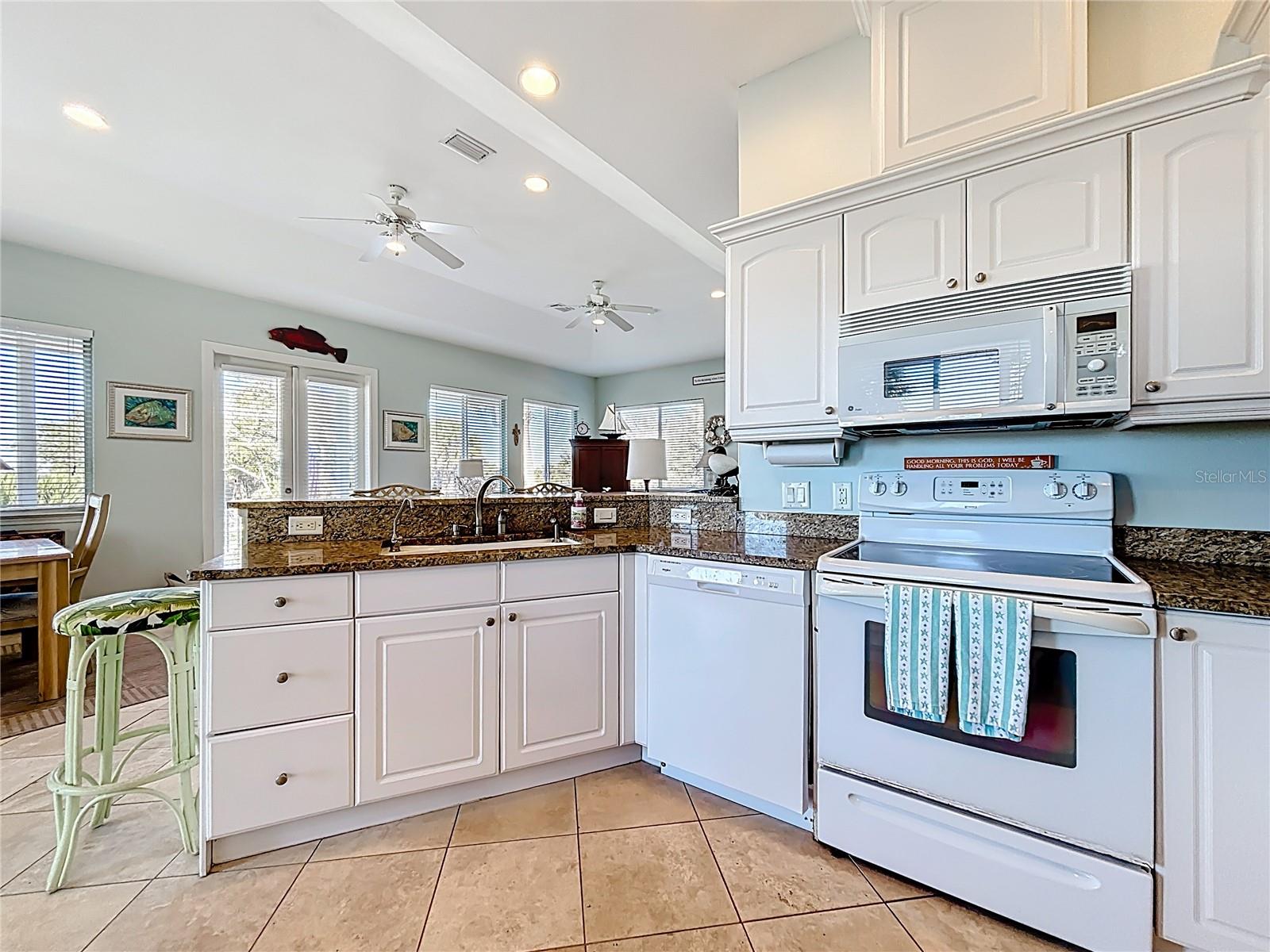 Image 20 of 46 For 211 Winson Avenue