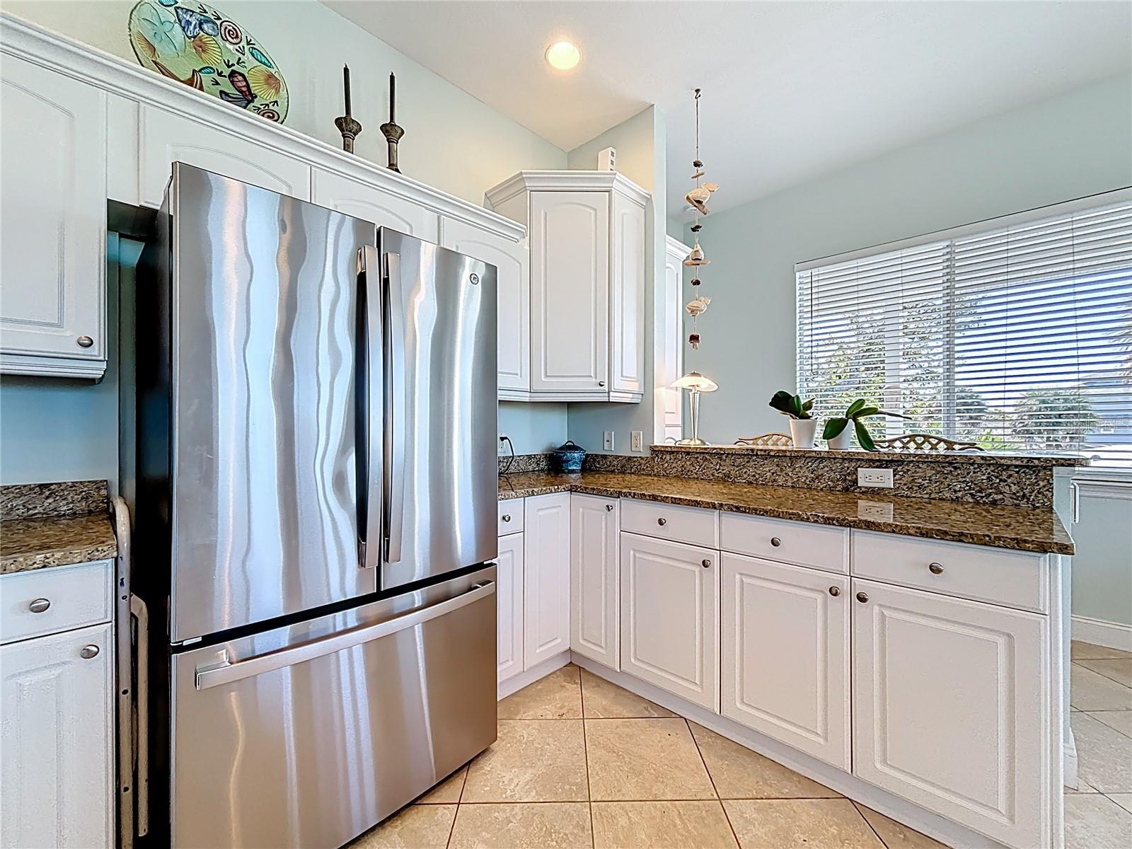 Image 21 of 46 For 211 Winson Avenue