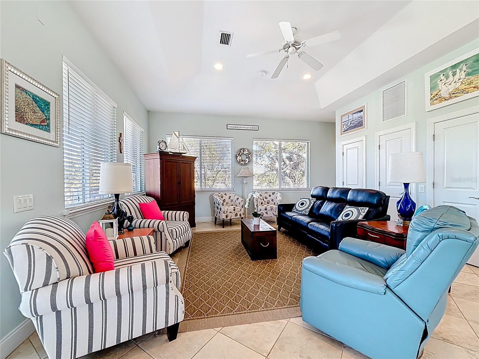 Image 25 of 46 For 211 Winson Avenue