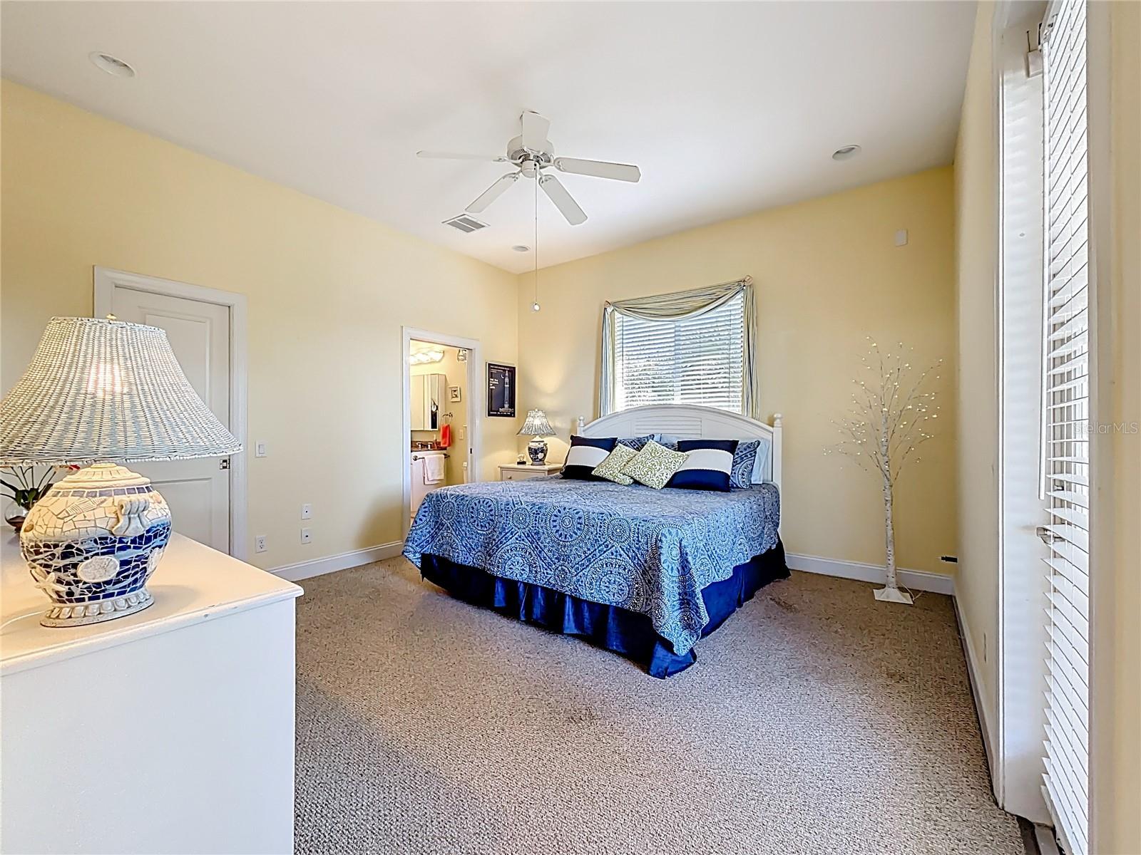 Image 38 of 46 For 211 Winson Avenue