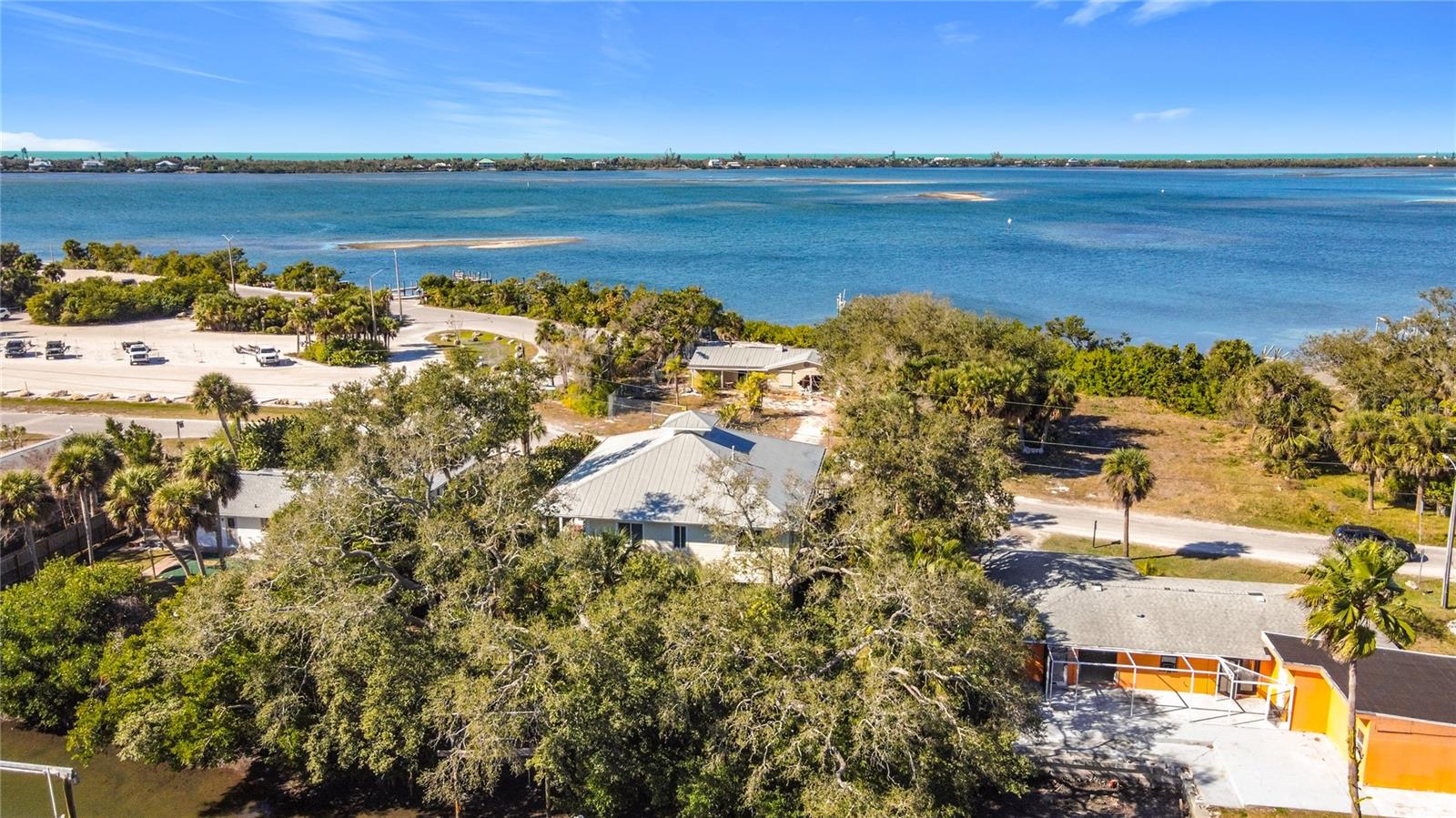 Image 43 of 46 For 211 Winson Avenue