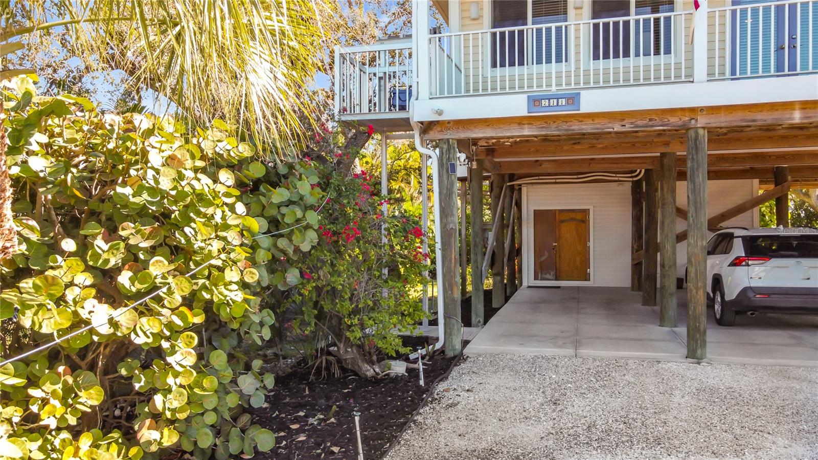 Image 8 of 46 For 211 Winson Avenue