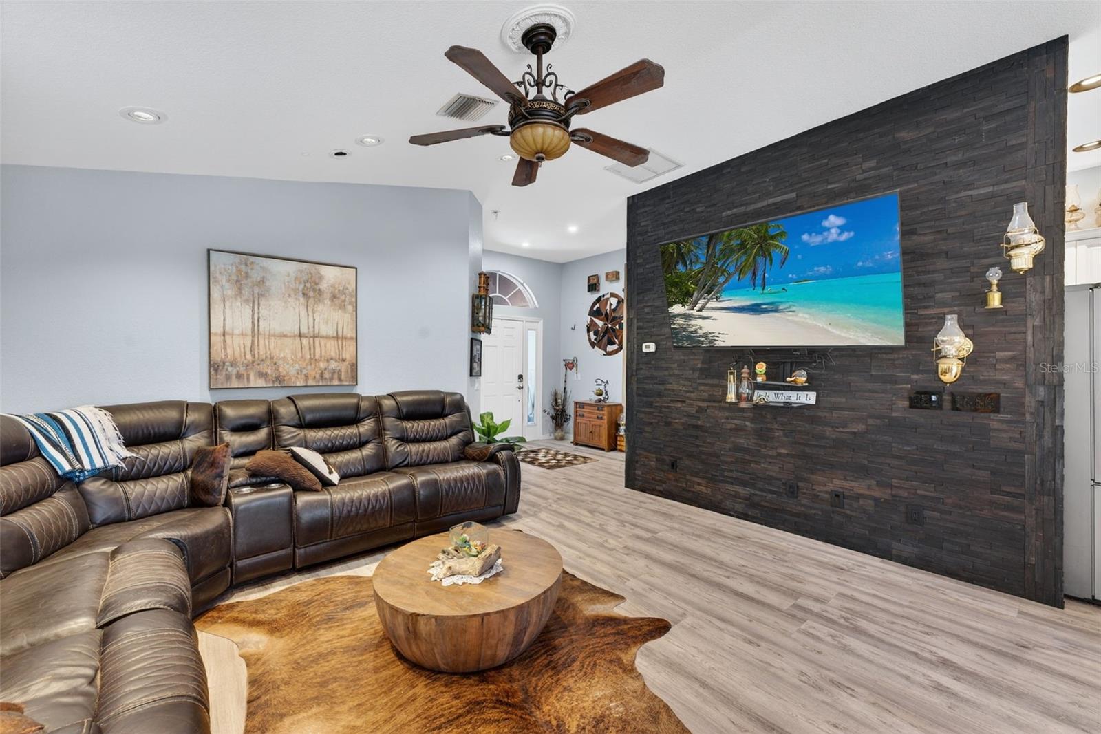 Listing photo id 8 for 113 Sesame Road W