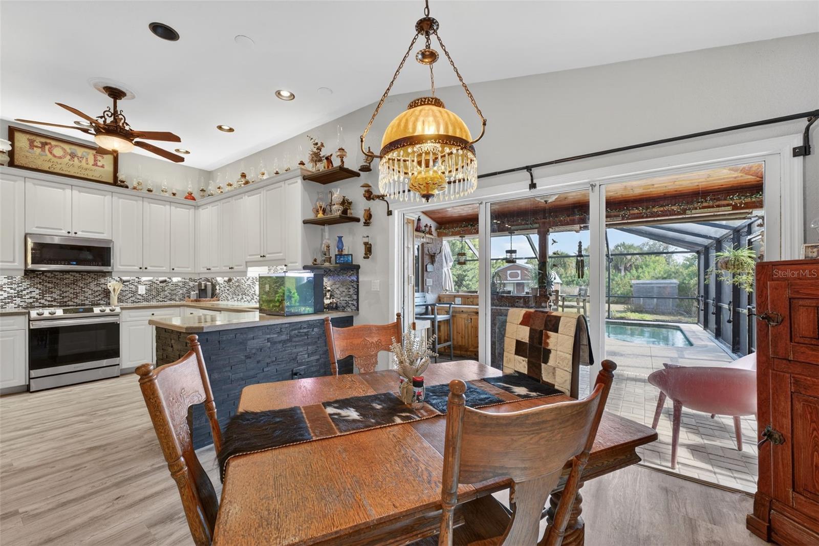 Listing photo id 11 for 113 Sesame Road W